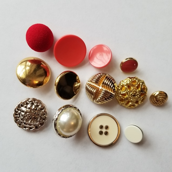 ❗Vintage Jackie Kennedy Style Gold and Peach Buttons❗ - Picture 1 of 3